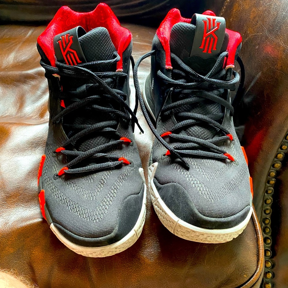 KYRIE 4’s
